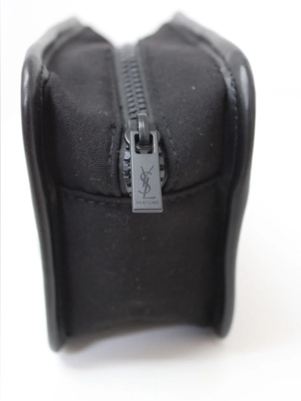 Yves Saint Laurent parfums Make Up Bag